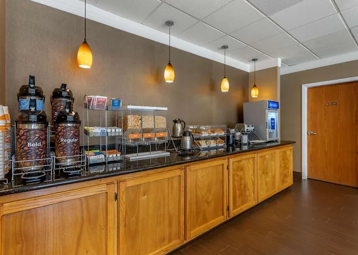Comfort Suites Visalia - Convention Center