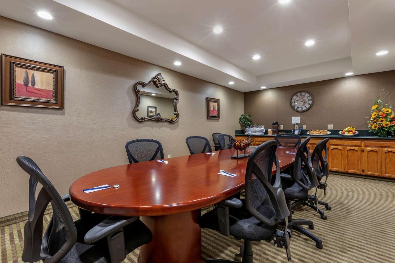 Comfort - Convention Center Hotel 3*