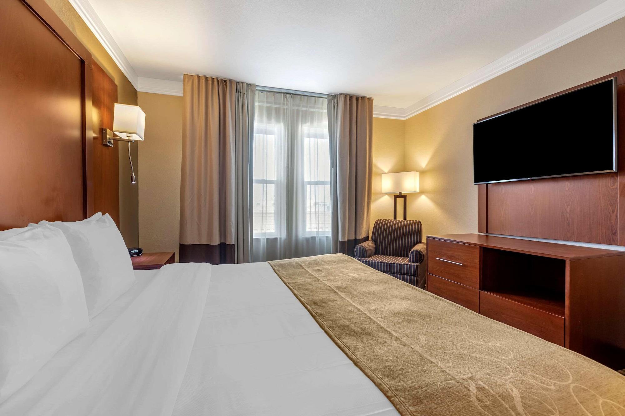 Comfort - Convention Center Visalia