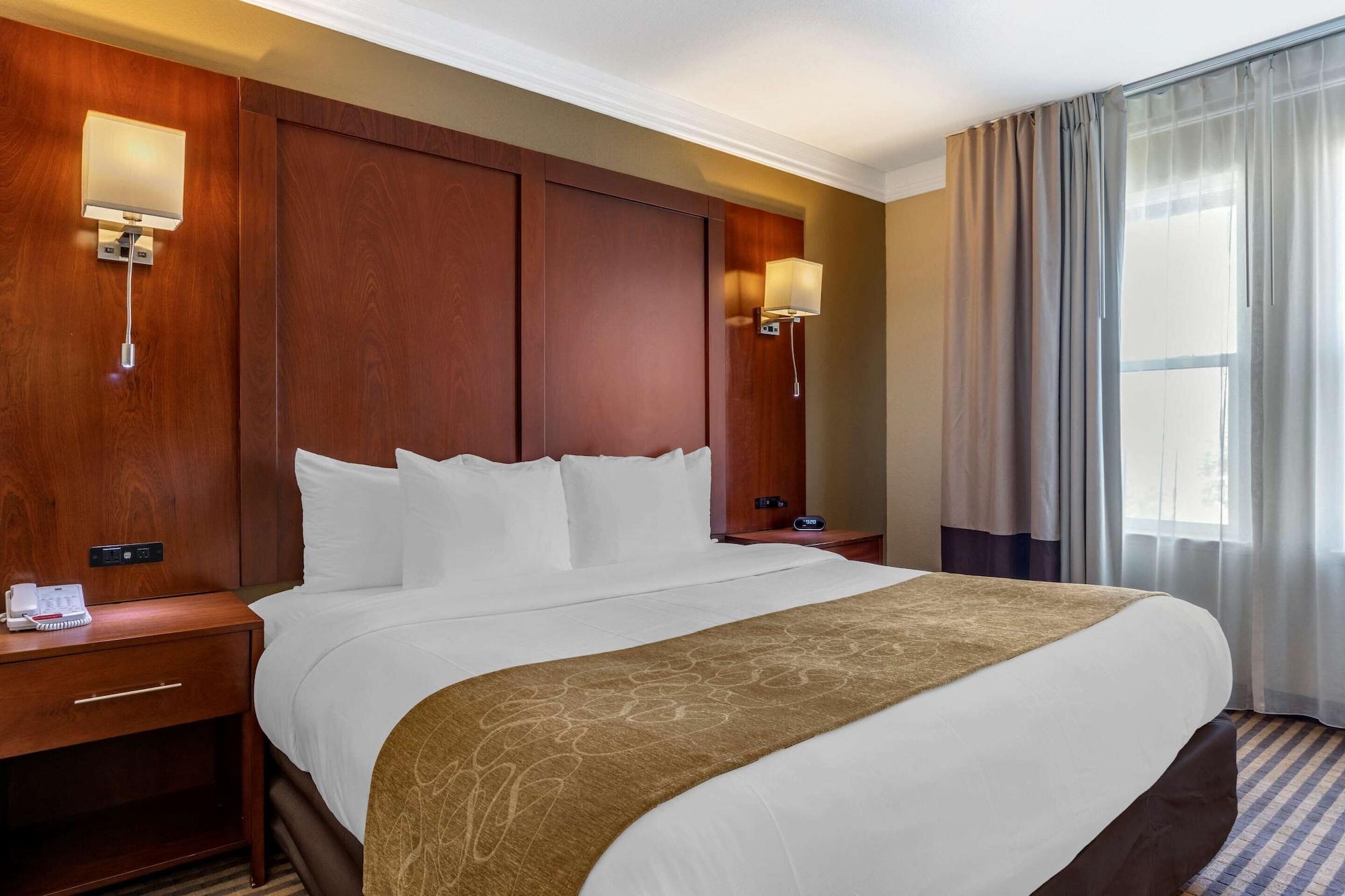 Comfort - Convention Center Visalia