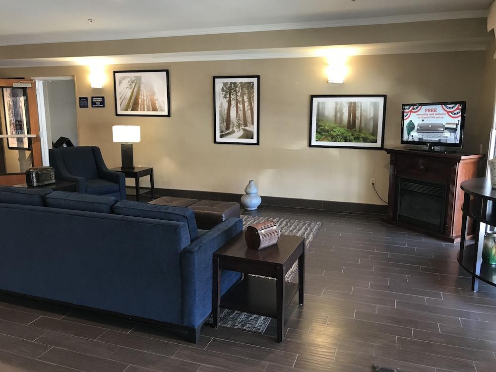 Comfort - Convention Center Hotel