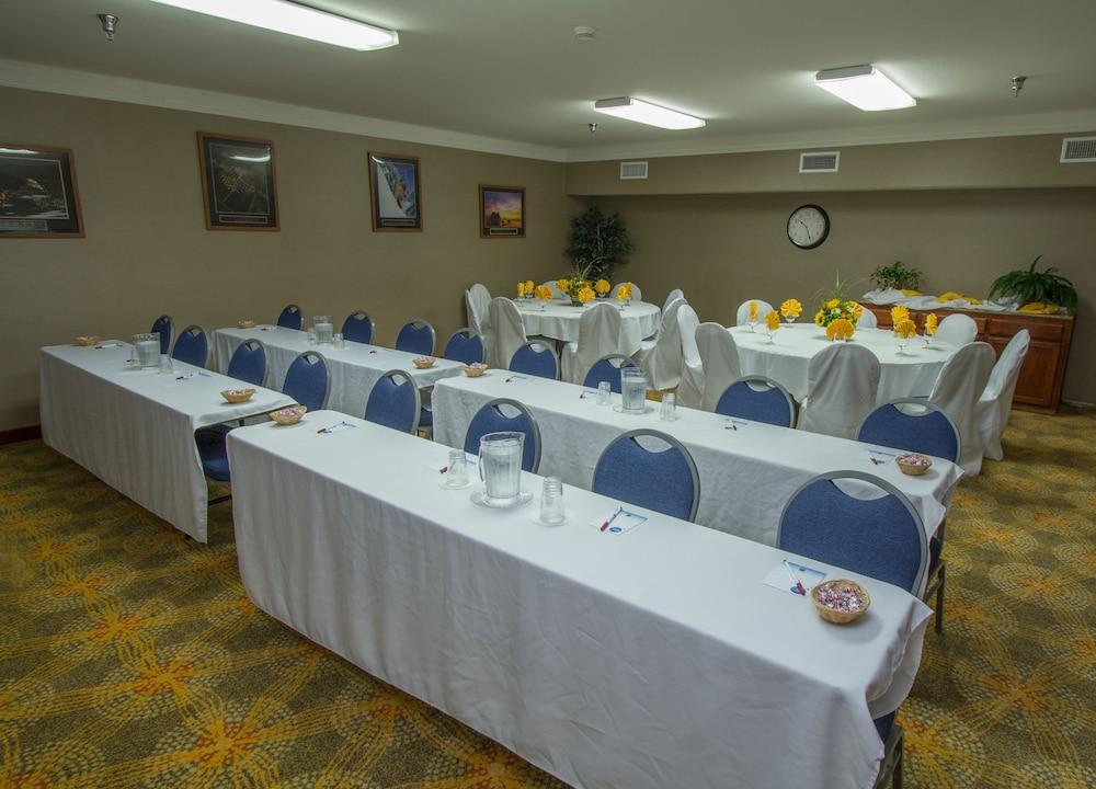 Hotel Comfort - Convention Center 3*