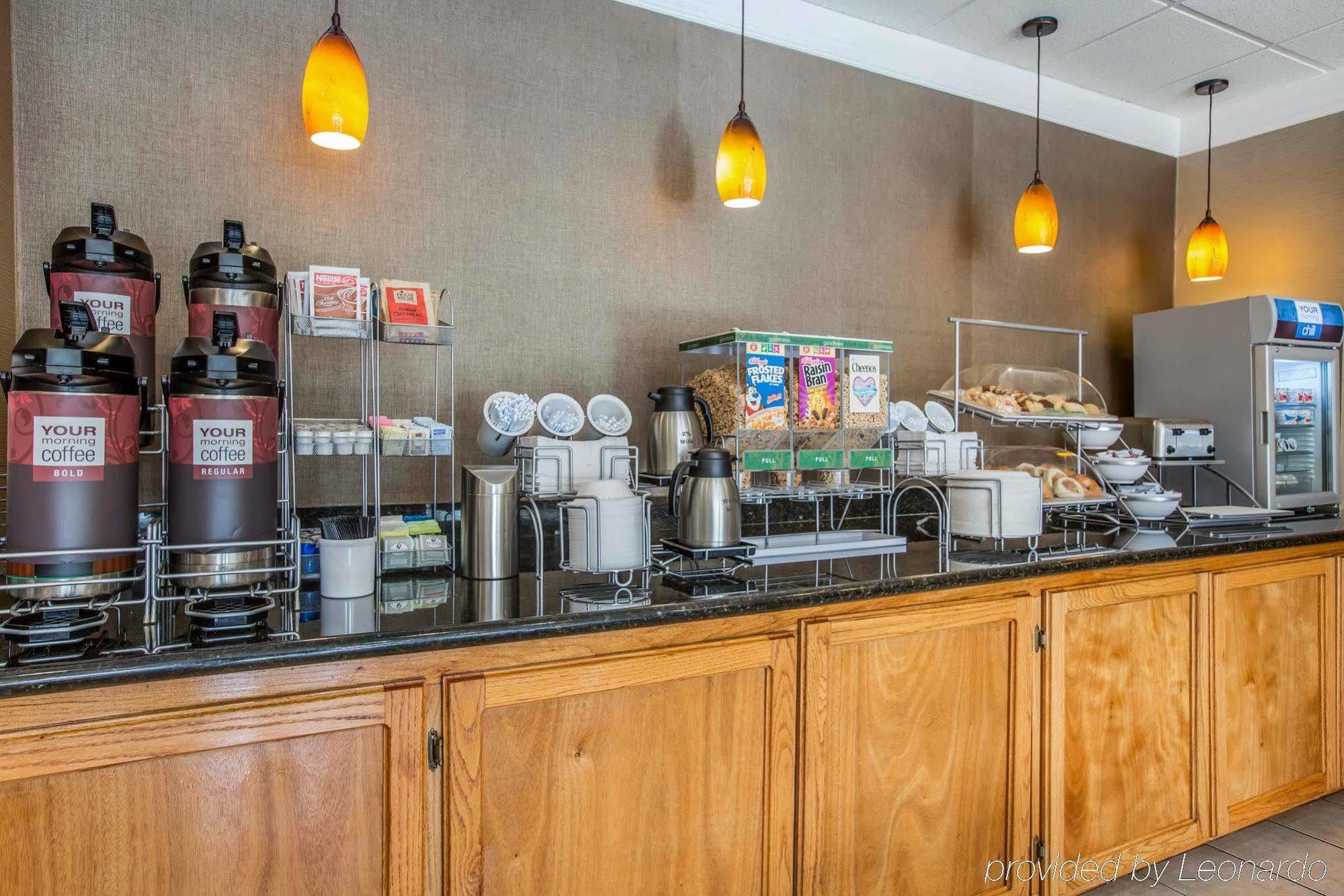 Comfort - Convention Center Hotel Visalia