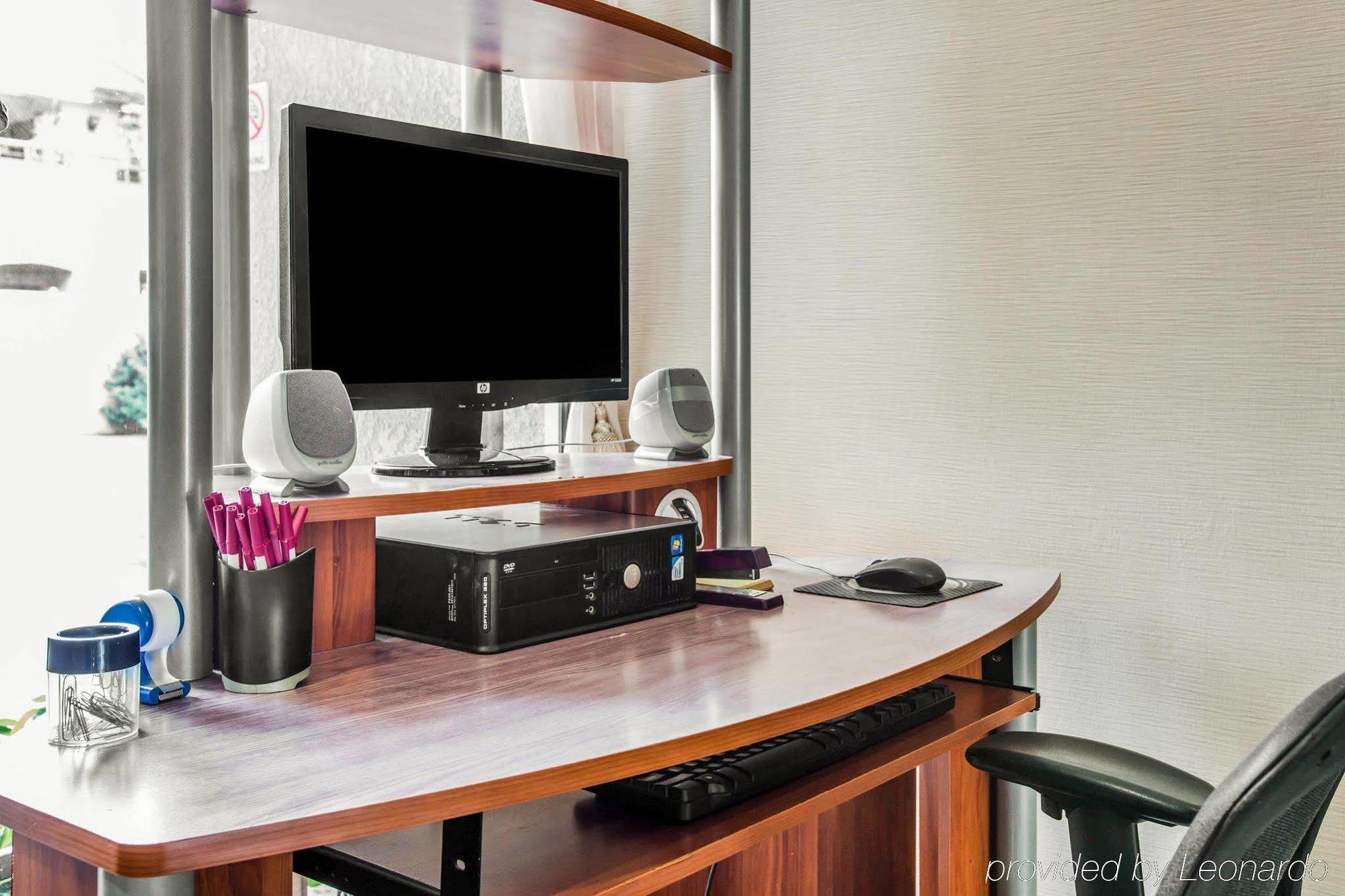 Comfort - Convention Center Hotel