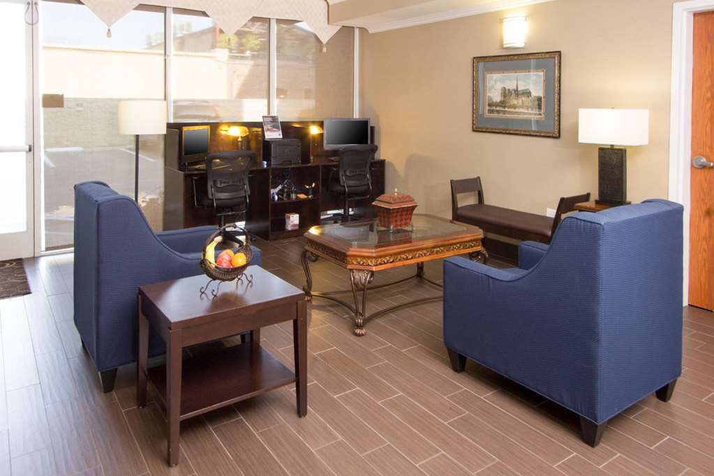 Comfort - Convention Center Hotel Visalia