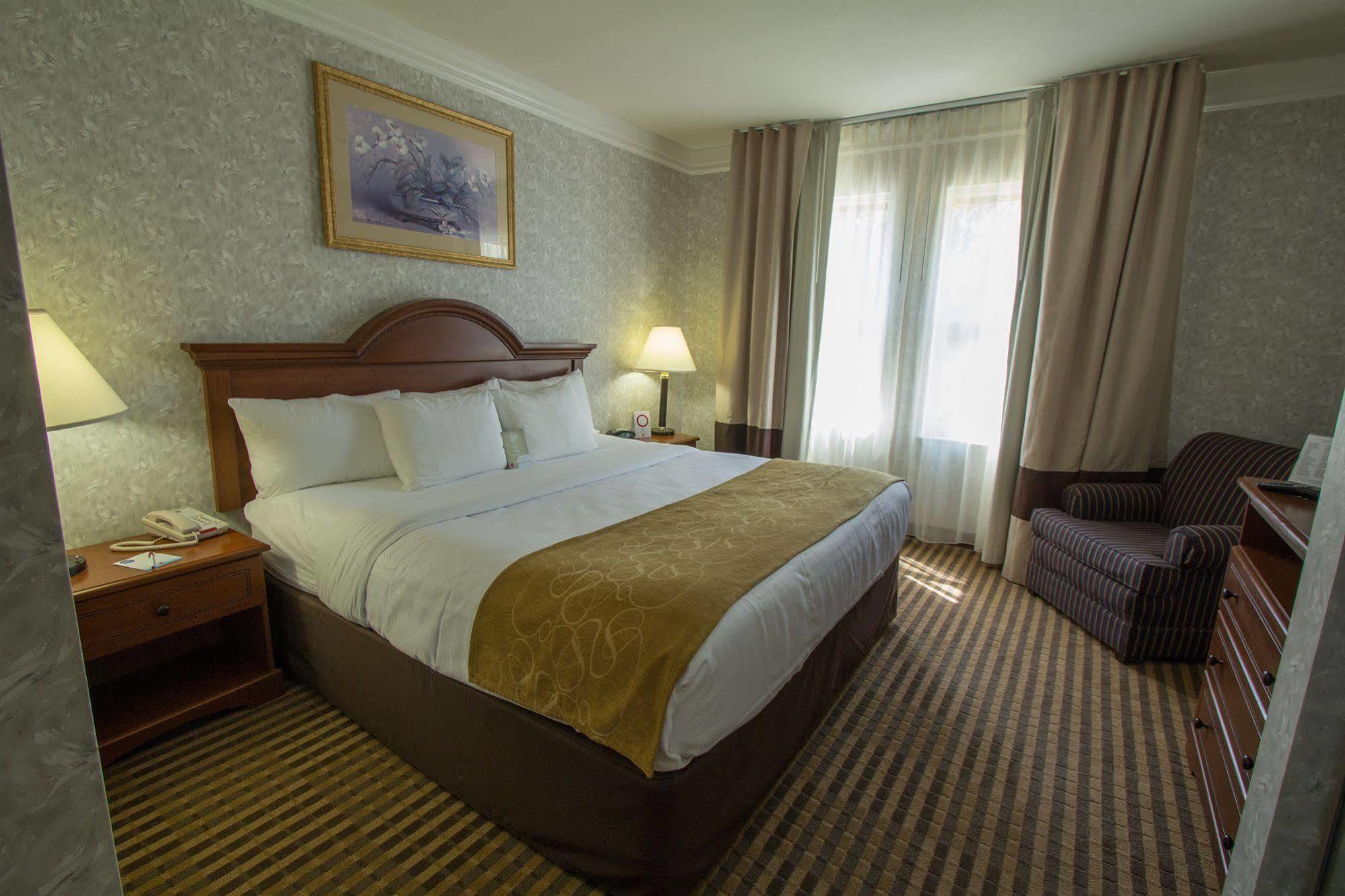 Comfort - Convention Center Visalia