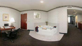 Comfort - Convention Center Hotel